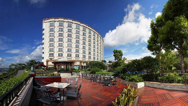 東莞三正半山酒店